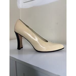 Vintage BIS Charles Jourdan Cream Black Patent Leather Pumps Heels Size 8